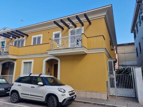 Parigi Apartment Via Verga, 6posti letto RifA747 Apartment in San Benedetto del Tronto
