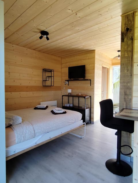 Property building, Bed