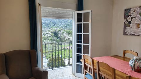 Natural landscape, View (from property/room), Balcony/Terrace, Living room, Dining area, Mountain view