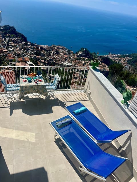 Bird's eye view, Summer, View (from property/room), Balcony/Terrace, City view, Landmark view, Sea view, Sea view, Breakfast, Italian breakfast, sunbed