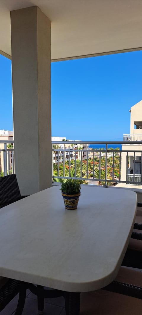 Patio, Day, Natural landscape, View (from property/room), Balcony/Terrace, Dining area, Sea view
