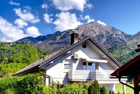 Property building, Day, Mountain view