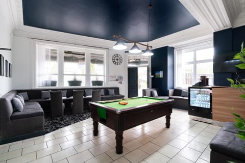 Communal lounge/ TV room, Billiard, Seating area