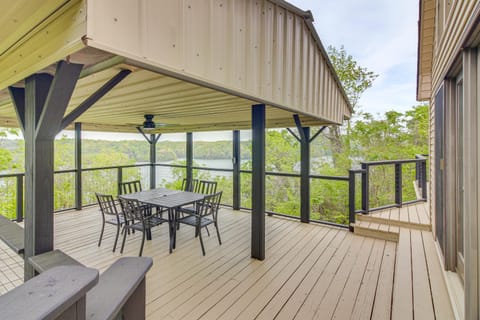 Walk to Marina Water-View Dale Hollow Lake Escape House in Tennessee