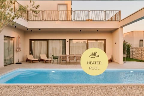 Day, Balcony/Terrace, Swimming pool, sunbed