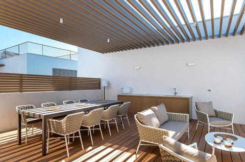 Seating area, Dining area