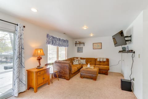 Balcony and Fire Pit Home on Lake of Ozarks! House in Lake of the Ozarks