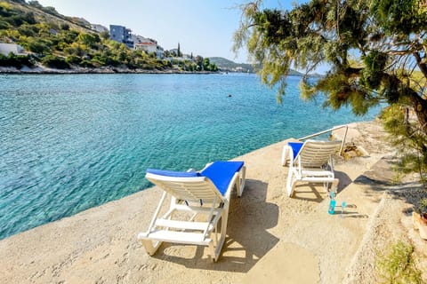 Beach, Area and facilities