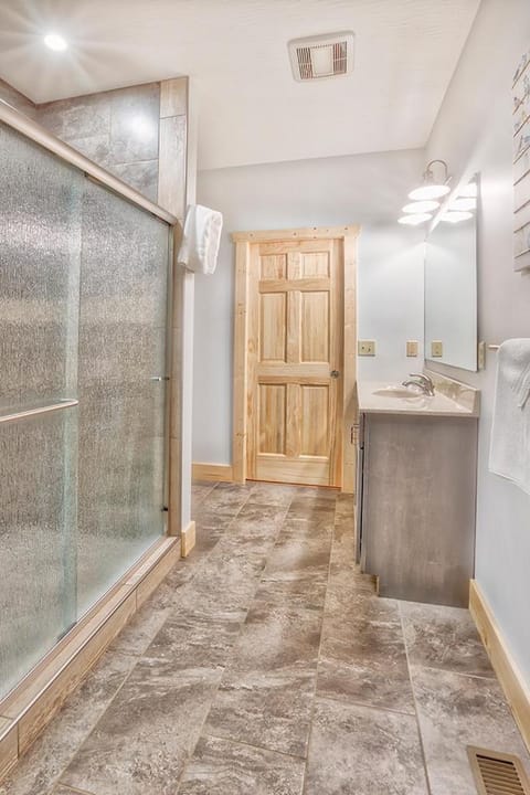 Evergreen - by The Chalets House in Perry Township