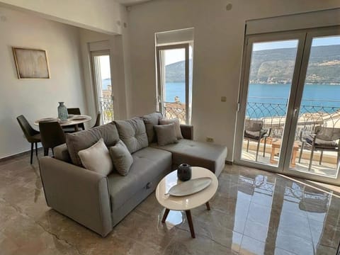 Balcony/Terrace, Living room, Dining area, Sea view