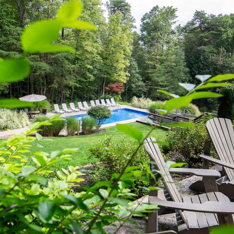 Fallswood Lodge - by The Chalets House in Laurel Township