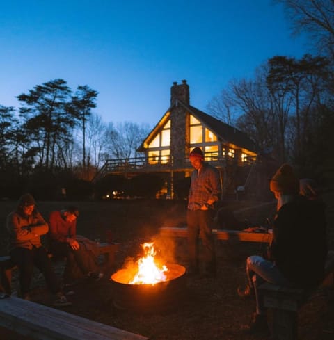 Fireside Lodge - by The Chalets House in Laurel Township
