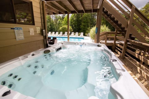 Fireside Lodge - by The Chalets House in Laurel Township