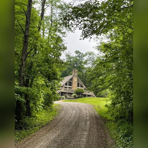 Fireside Lodge - by The Chalets House in Laurel Township