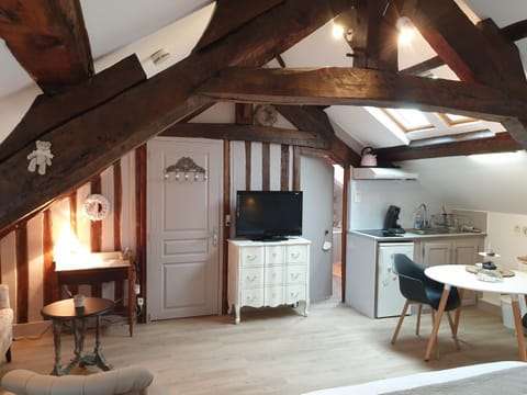 D'anciennes ''chambres de bonnes'' Bed and Breakfast in Honfleur