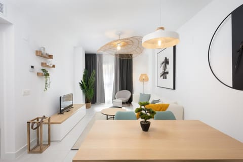Living room, Seating area, Dining area
