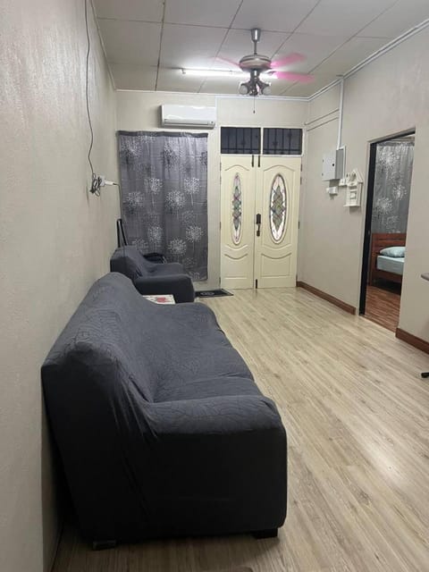 Living room, Photo of the whole room, Seating area, air conditioner