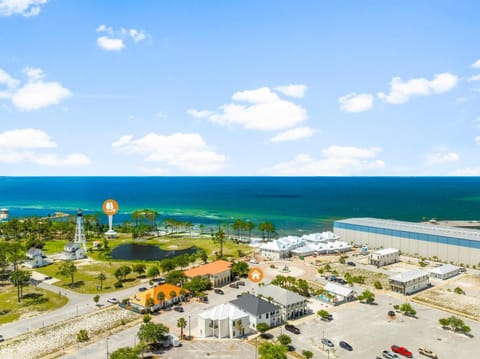 Nearby landmark, Day, Neighbourhood, Natural landscape, Bird's eye view, Beach, City view, Sea view, Location