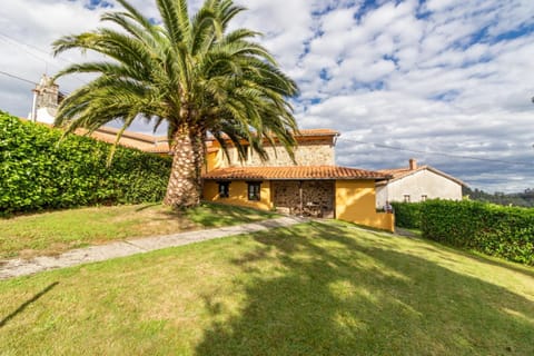 Property building, Spring, Day, Natural landscape, Garden, Garden view