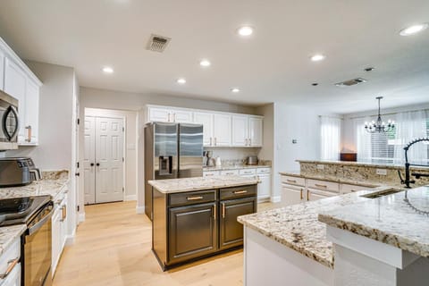 2 Mi to Old Town Spacious Burleson Vacation Home House in Burleson