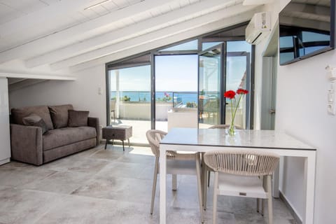 Living room, Dining area, Sea view