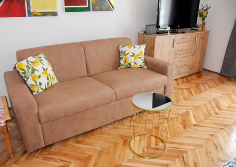 TV and multimedia, Seating area