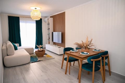 Bed, TV and multimedia, Living room, air conditioner