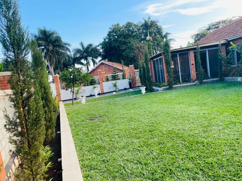 Property building, Spring, Day, Natural landscape, Garden, Garden view