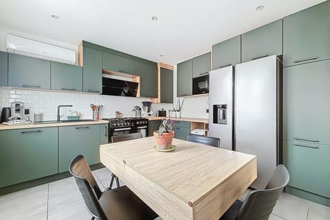 Cosy house with garden near Paris House in Créteil