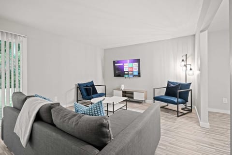 Peaceful & Trendy Unit Near Attractions Apartment in Rochester