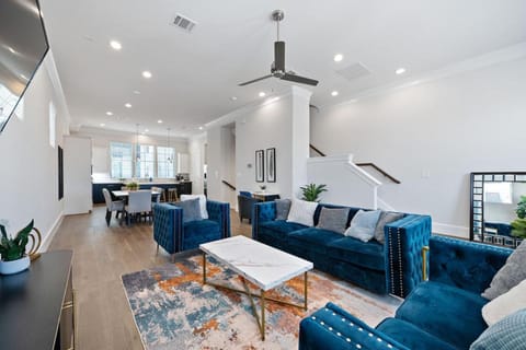 TV and multimedia, Living room, Seating area