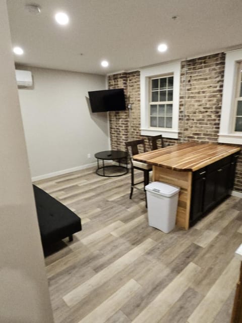 TV and multimedia, Dining area