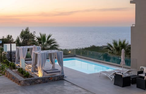 Patio, Day, Natural landscape, View (from property/room), Balcony/Terrace, Sea view, Swimming pool, sunbed