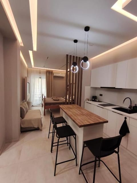 Bed, Kitchen or kitchenette, Living room, Photo of the whole room, Dining area, Bedroom