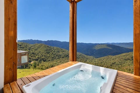 Balcony/Terrace, Mountain view