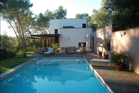 Villa avec piscine et dépendance Villa in Nimes