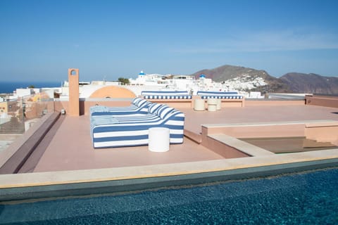 Day, Natural landscape, Pool view, Sea view, Swimming pool, sunbed