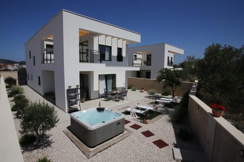 Property building, Day, Natural landscape, View (from property/room), Balcony/Terrace, Living room, Seating area, sunbed