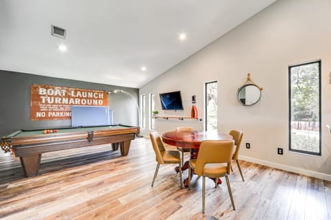 The Cove Lakehouse House in Lake Travis