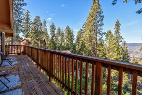 Yosemite Aviary and Quail Within Yosemite - 2 Separate Family Units Welcoming Up To 14 Guests House in Tuolumne County