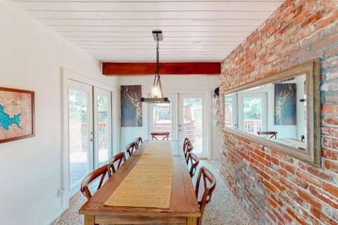 CC Cabin - Full Game Room & Wrap Around Deck Cabin in Shaver Lake