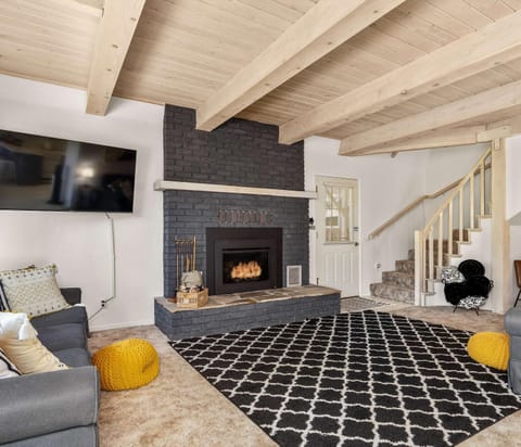 Cavu Cabin - A Classic Mountainside Escape Cabin in Shaver Lake