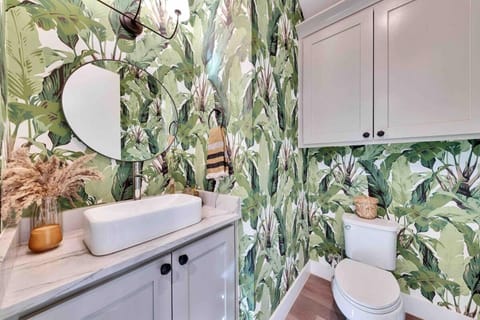 Designers Home near DT w Pool House in Zilker