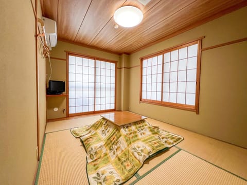 TV and multimedia, Photo of the whole room, Bedroom, air conditioner