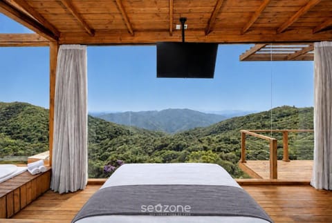 Bed, TV and multimedia, Balcony/Terrace, Bedroom, Mountain view