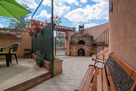 Location, children, Family