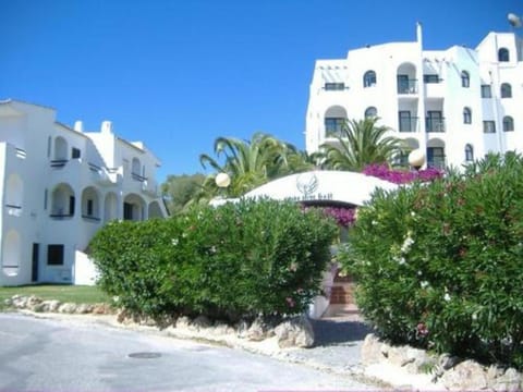Property building, Facade/entrance, Off site