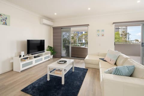 TV and multimedia, Living room, Other, Seating area, air conditioner