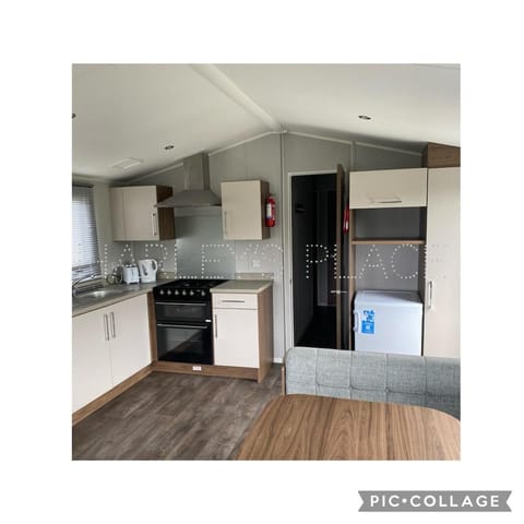 3 bedroomed CH Caravan on Presthaven Beach Resort House in Llanasa