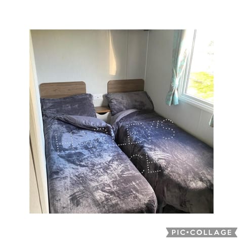 3 bedroomed CH Caravan on Presthaven Beach Resort House in Llanasa